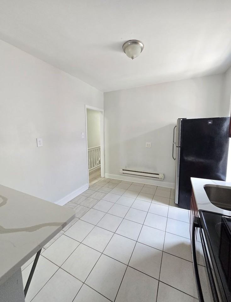 2026 Edgmont Ave - Photo 3 of 10
