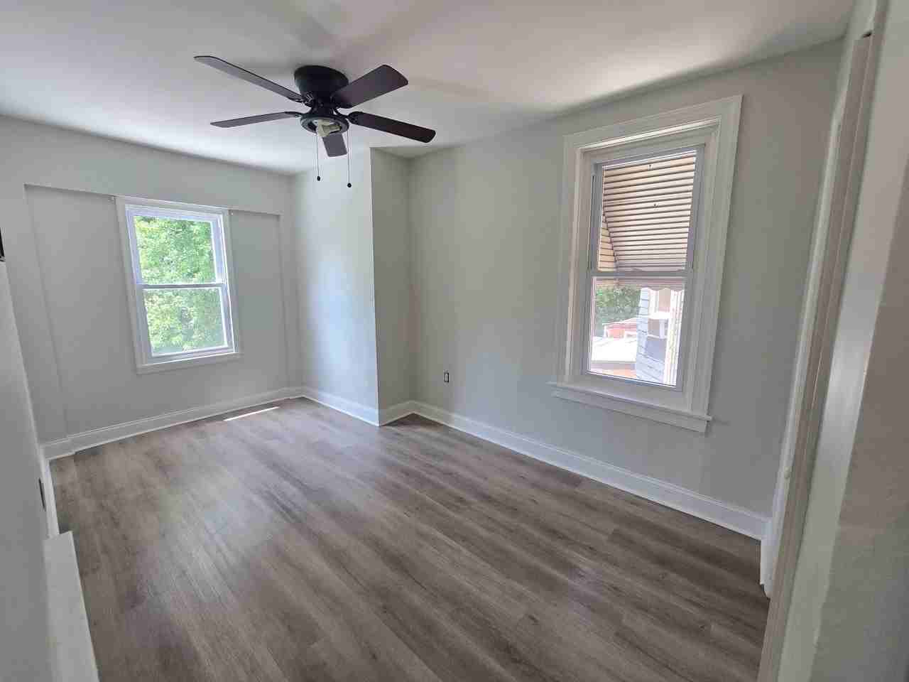 2026 Edgmont Ave - Photo 5 of 10