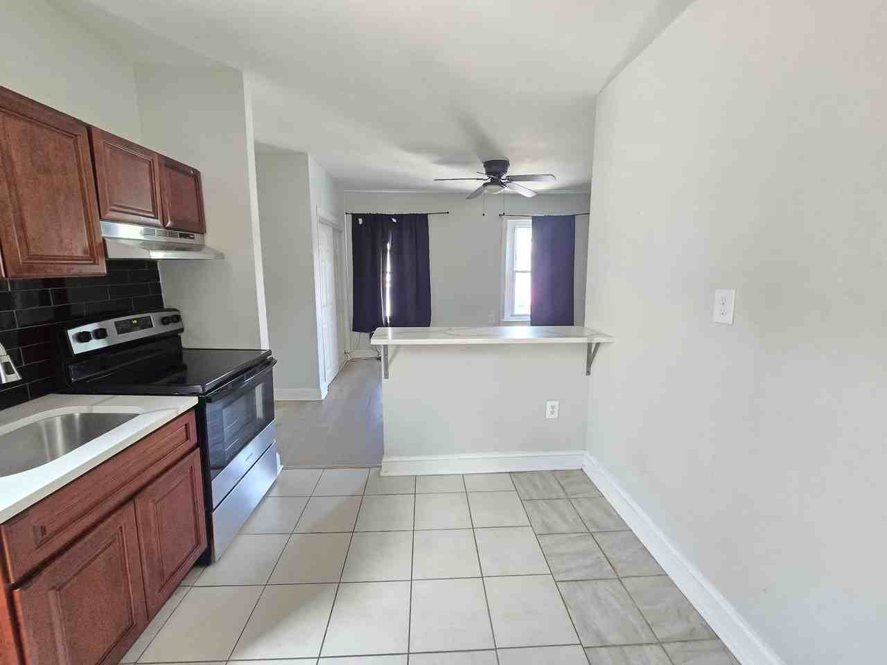 2026 Edgmont Ave - Photo 6 of 10