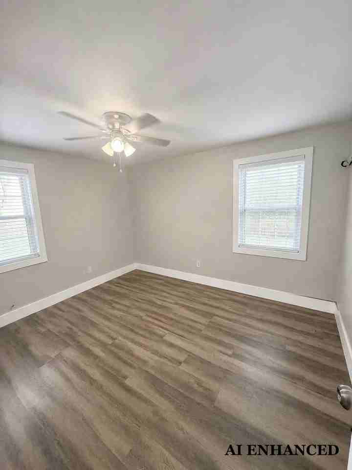 705 Poppy Ave - Photo 3 of 6