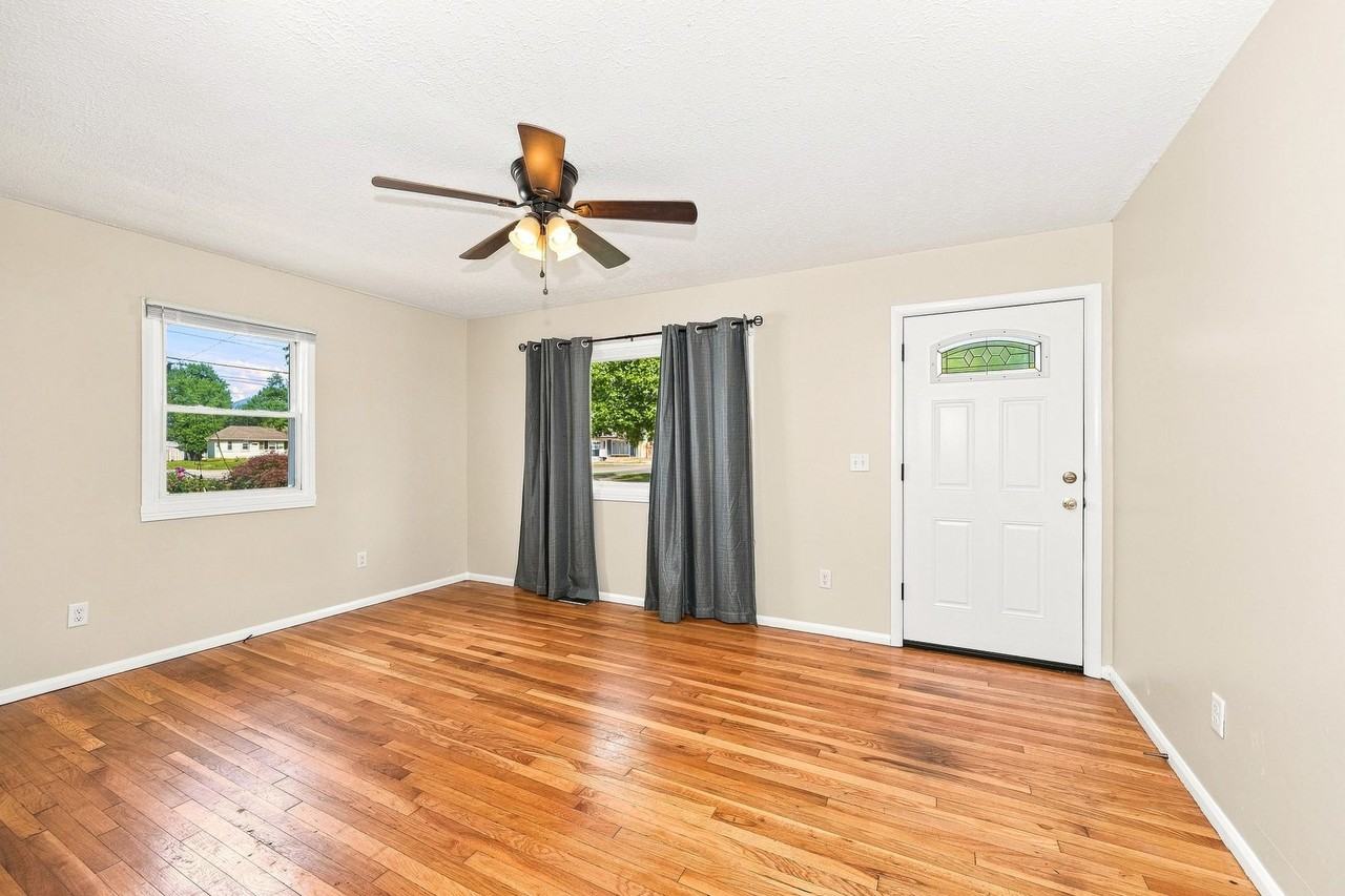 619 Mavor St - Photo 4 of 10