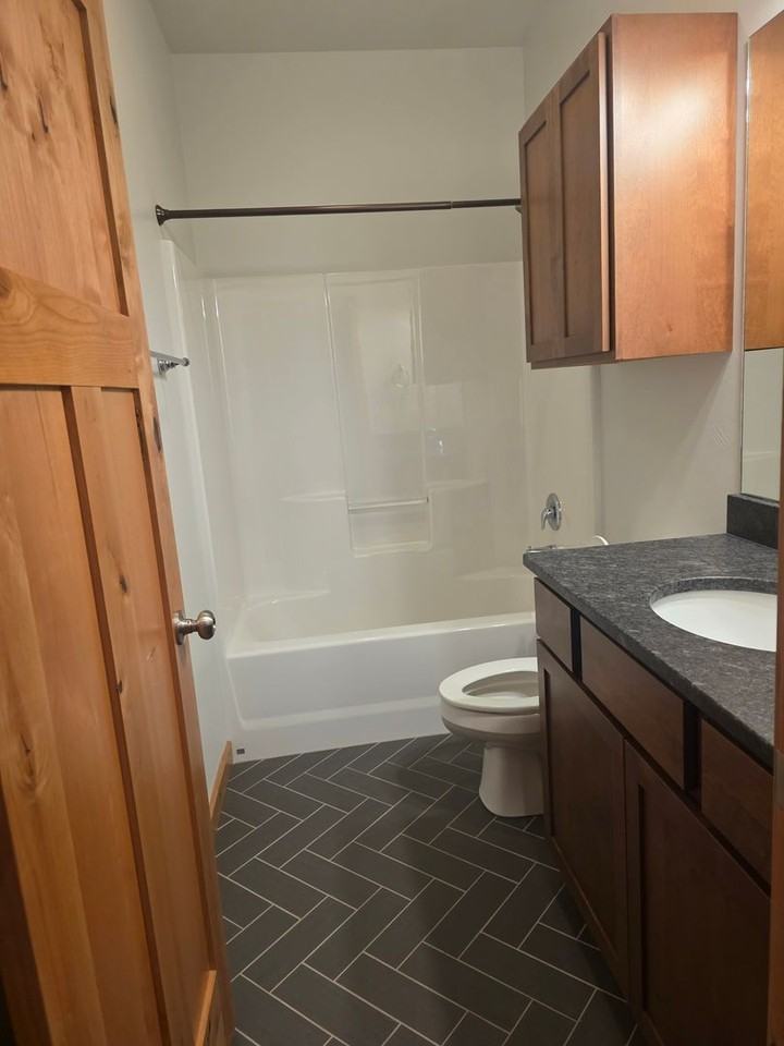 16 Voyager Ln #B - Photo 4 of 18