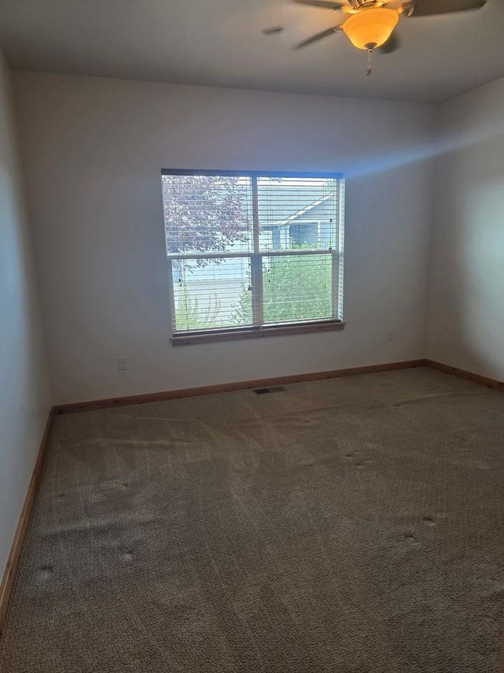 16 Voyager Ln #B - Photo 6 of 18