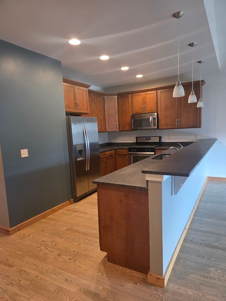 16 Voyager Ln #B - Photo 2 of 18