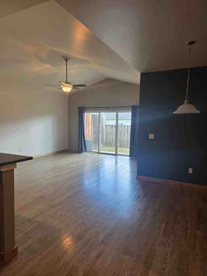 16 Voyager Ln #B - Photo 3 of 18