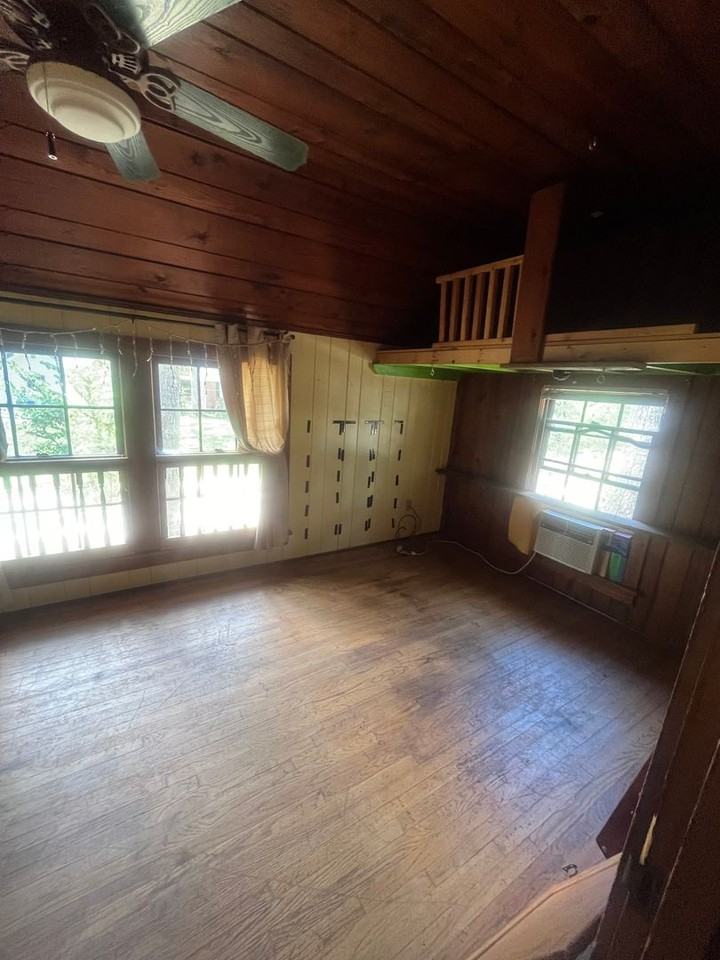 3331 Alexander Ave - Photo 3 of 9