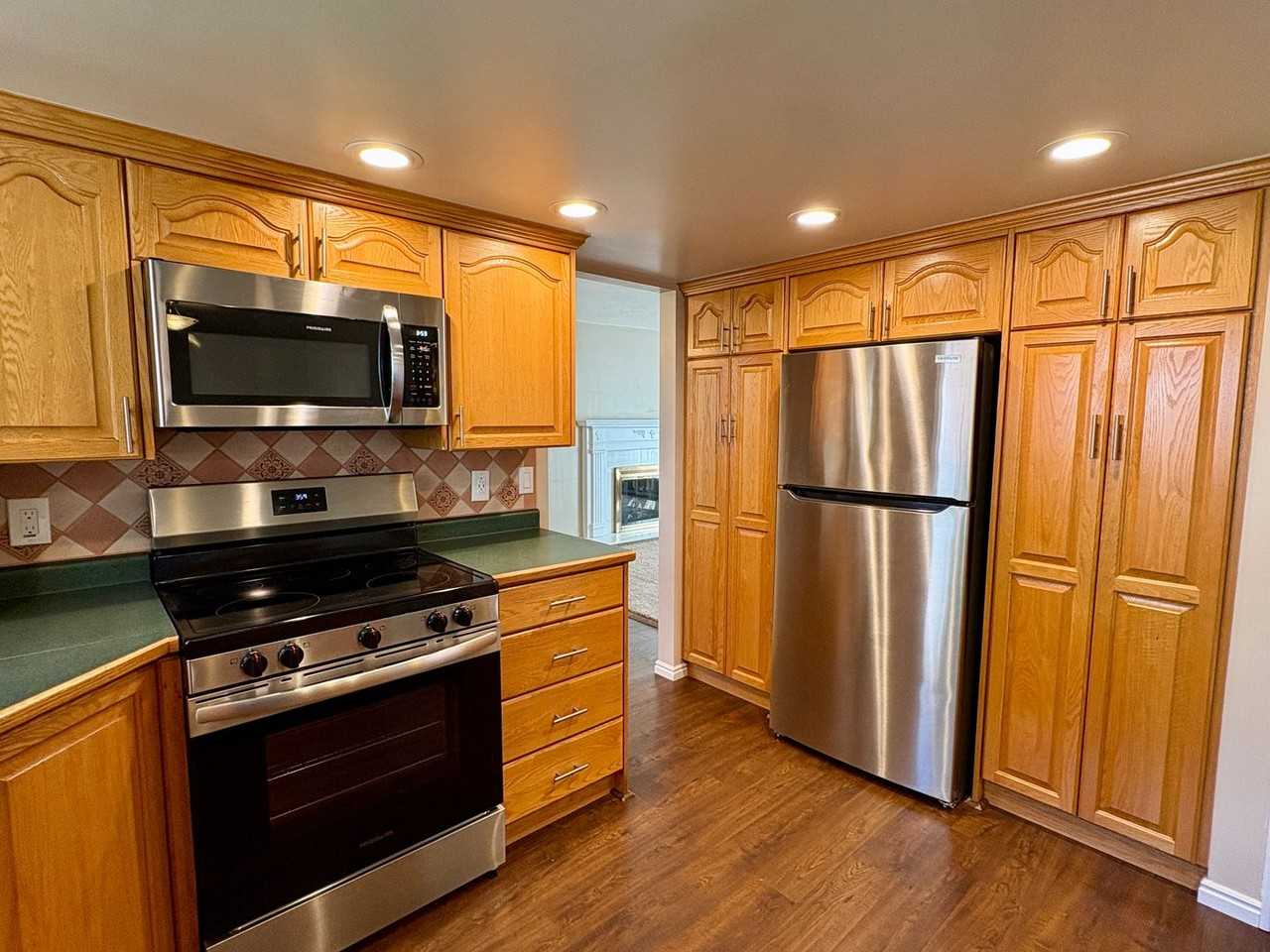 1453 E Vintry Cir - Photo 7 of 37