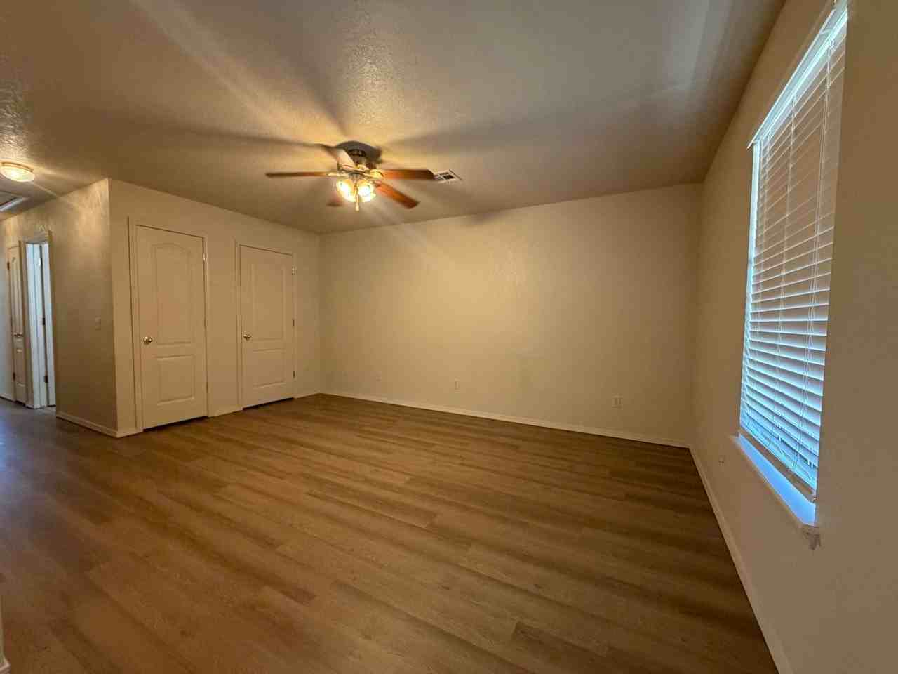 508 Nw 5th St #D - Photo 3 of 20