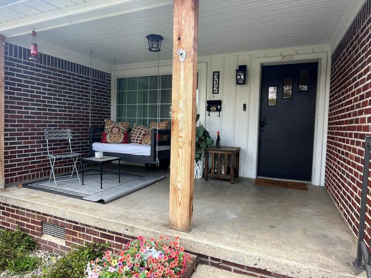 312 Short St - Photo 3 of 42