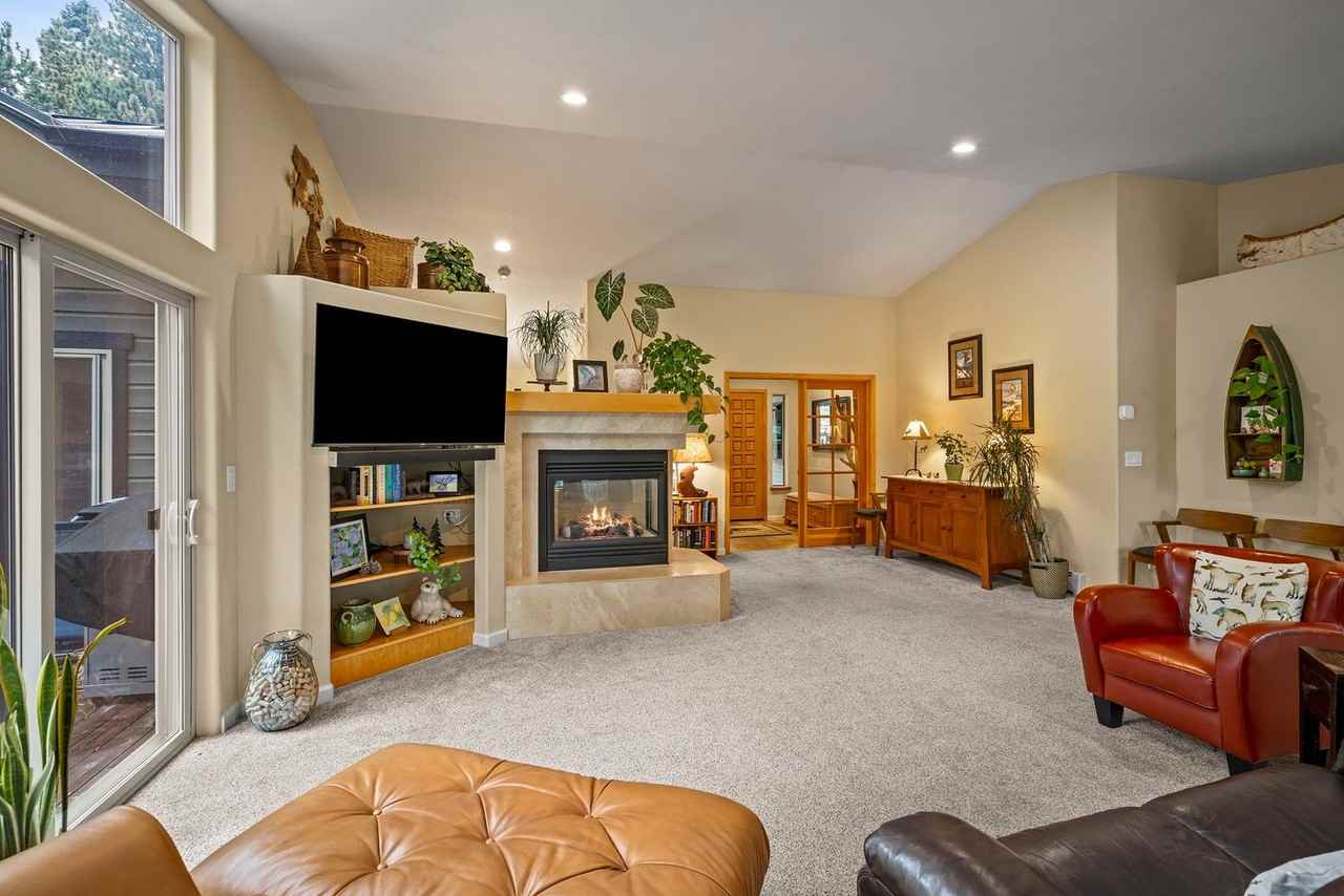 697 Carson Ct - Photo 7 of 36