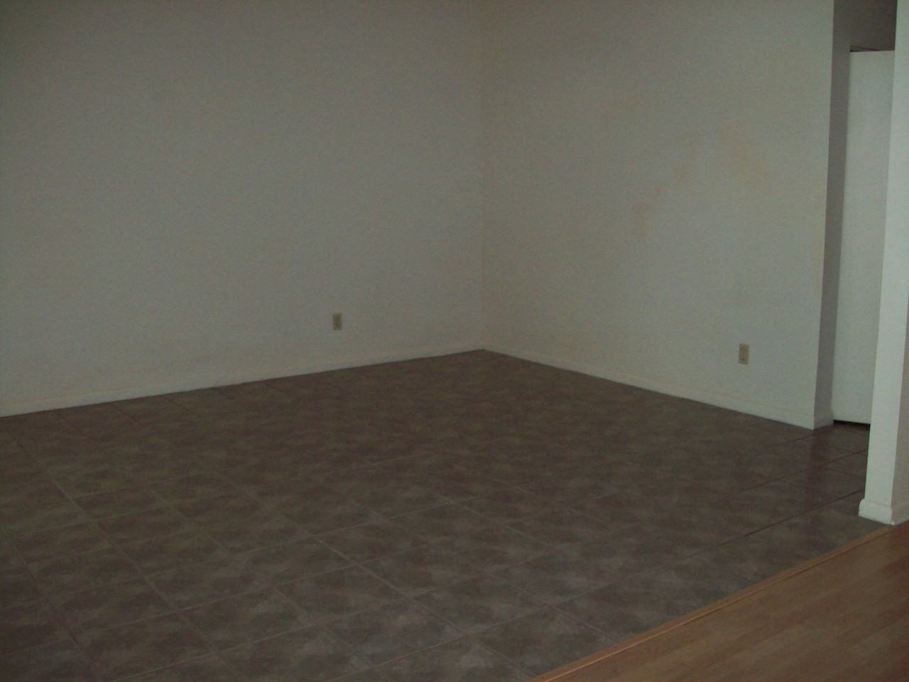 670 Se 28th Pl - Photo 3 of 10