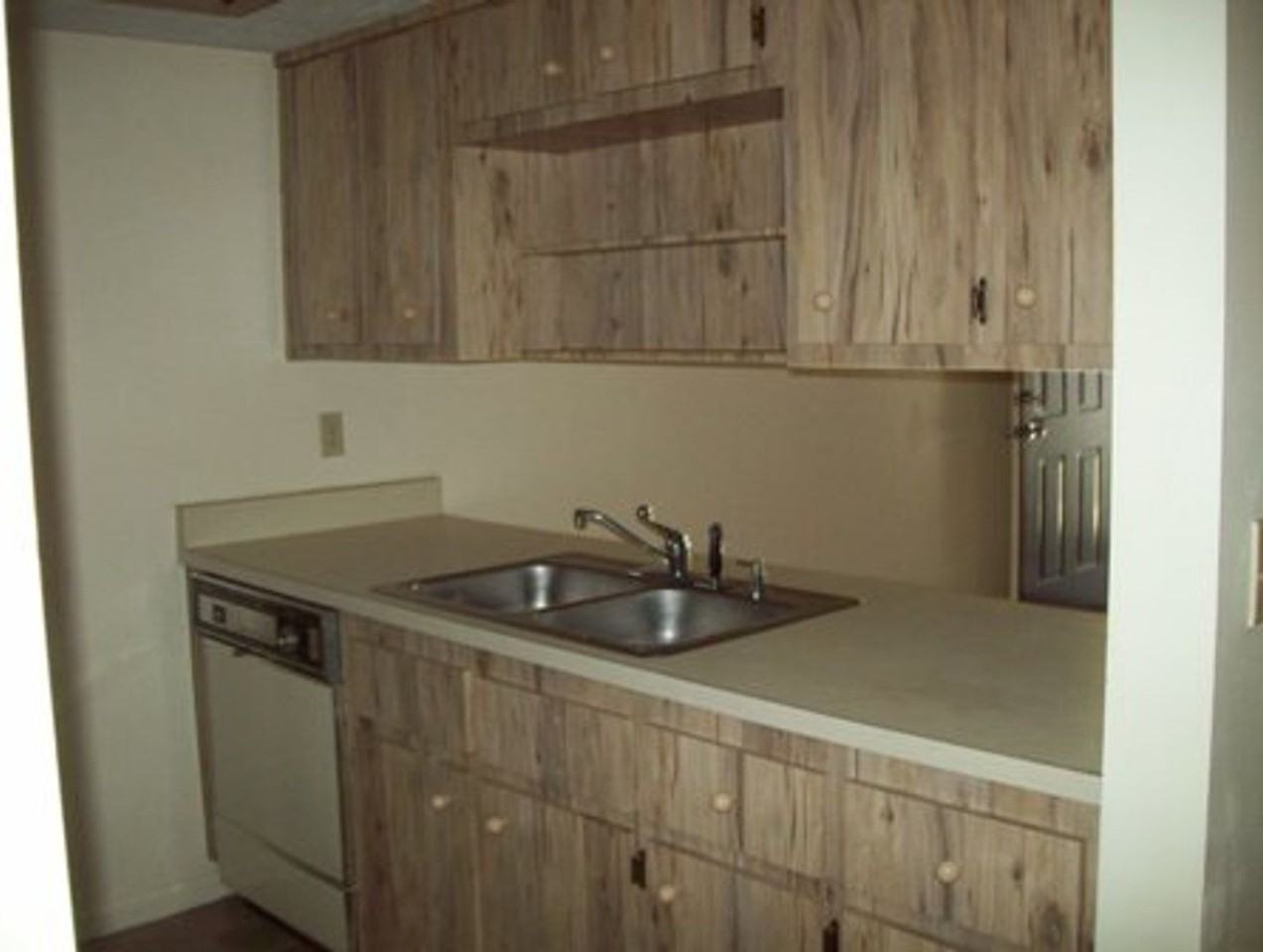670 Se 28th Pl - Photo 6 of 10