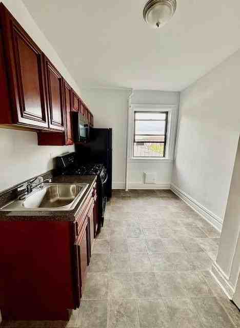 84 W 25th St #C3 - Photo 4 of 11