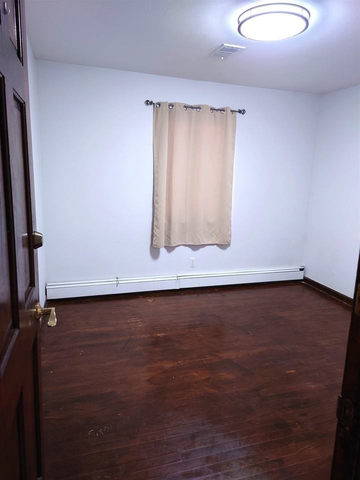 122 North St #2 - Photo 3 of 21