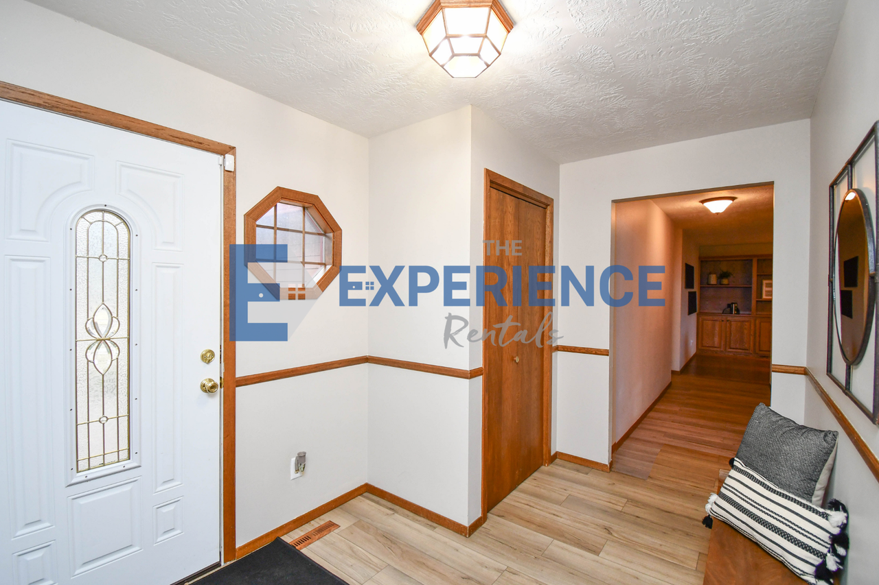 3305 E 33rd St - Photo 4 of 50