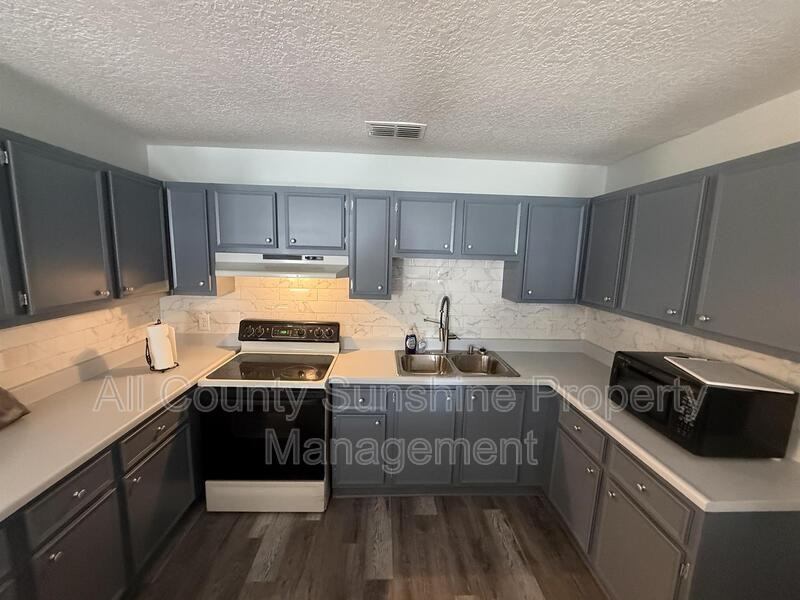 5113 N 45th St - Photo 2 of 12