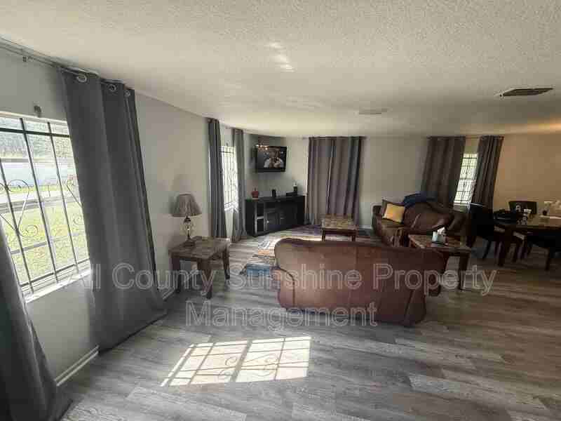 5113 N 45th St - Photo 3 of 12