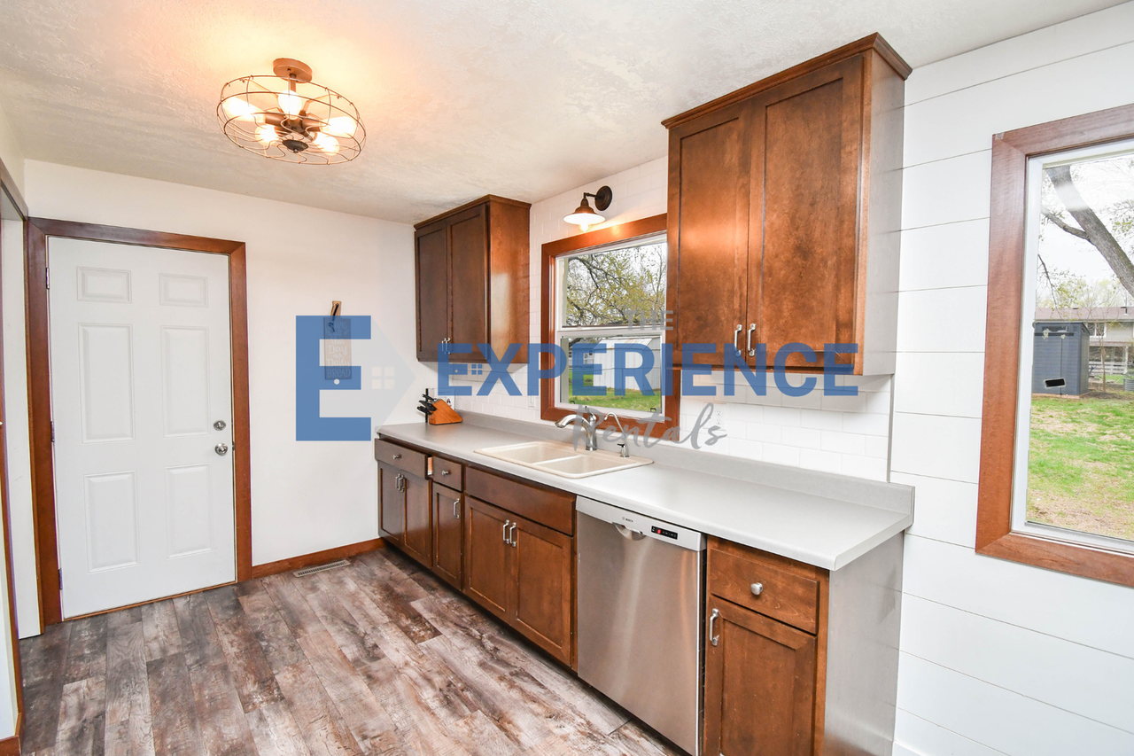 217 N Needles Dr - Photo 7 of 31