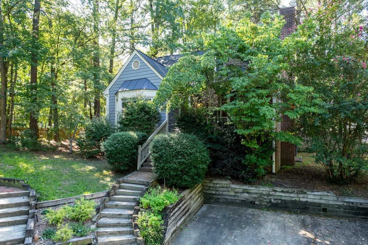 7 Weathergreen Ct - Photo 2 of 35