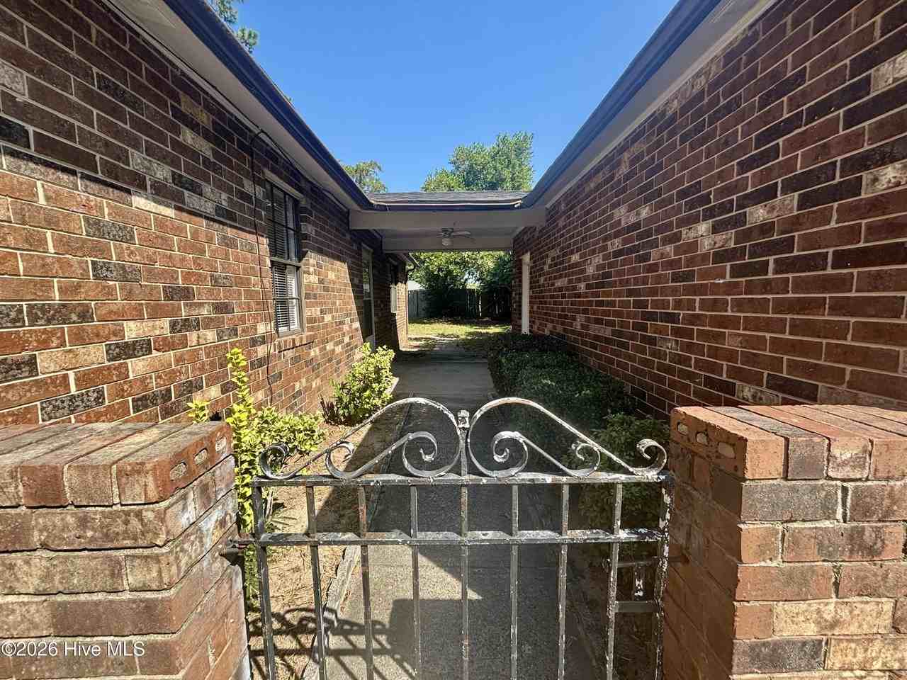 4047 Indian Creek Rd - Photo 2 of 14