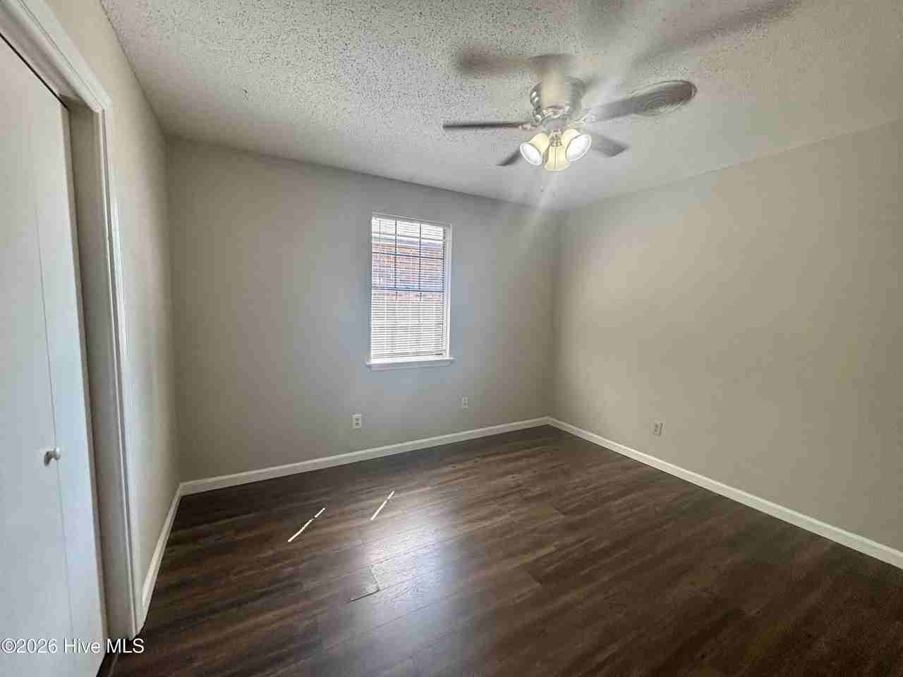 4047 Indian Creek Rd - Photo 5 of 14
