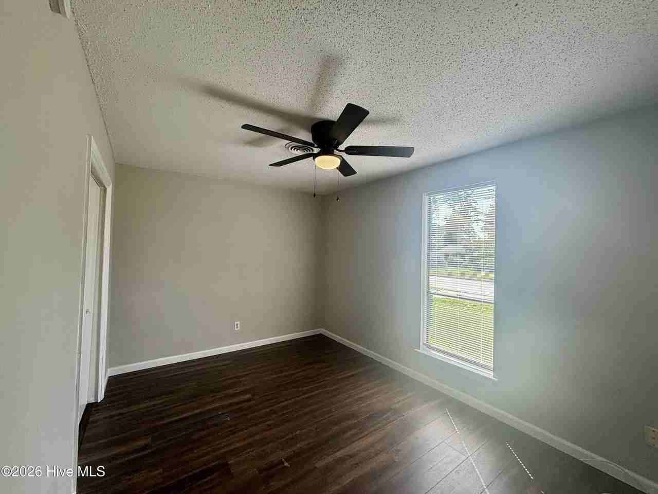 4047 Indian Creek Rd - Photo 7 of 14