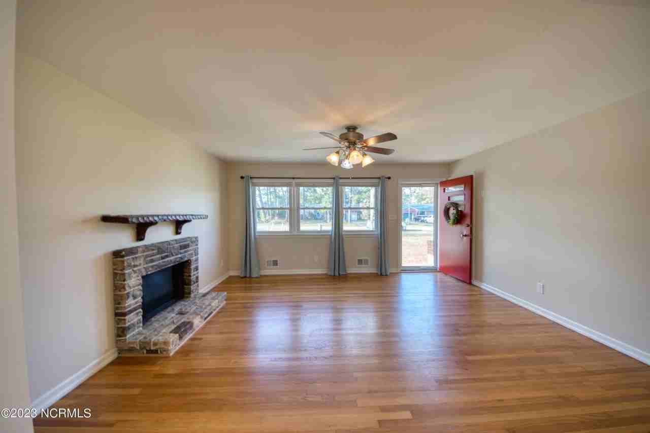 106 Pinecliff Dr - Photo 5 of 26