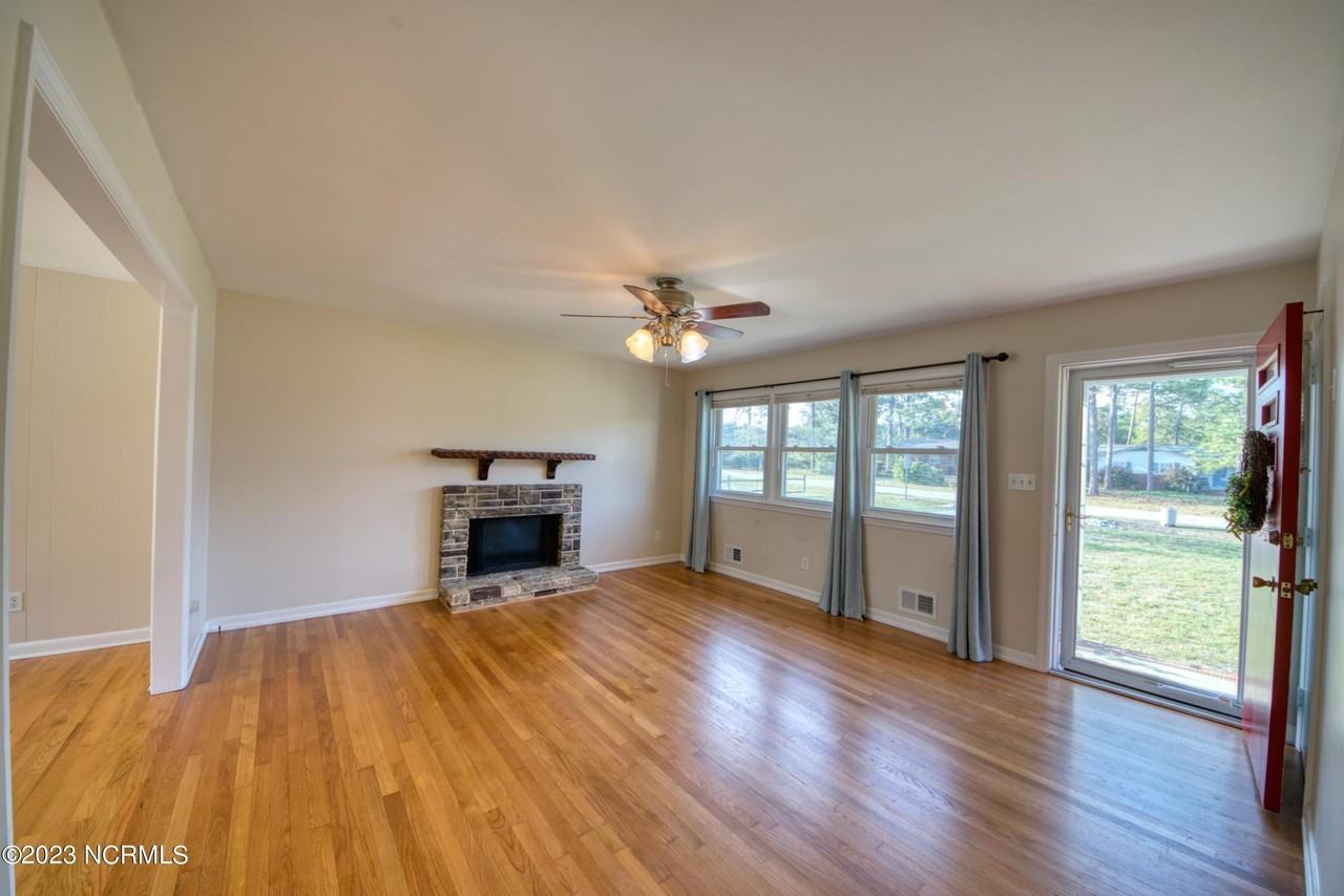 106 Pinecliff Dr - Photo 6 of 26