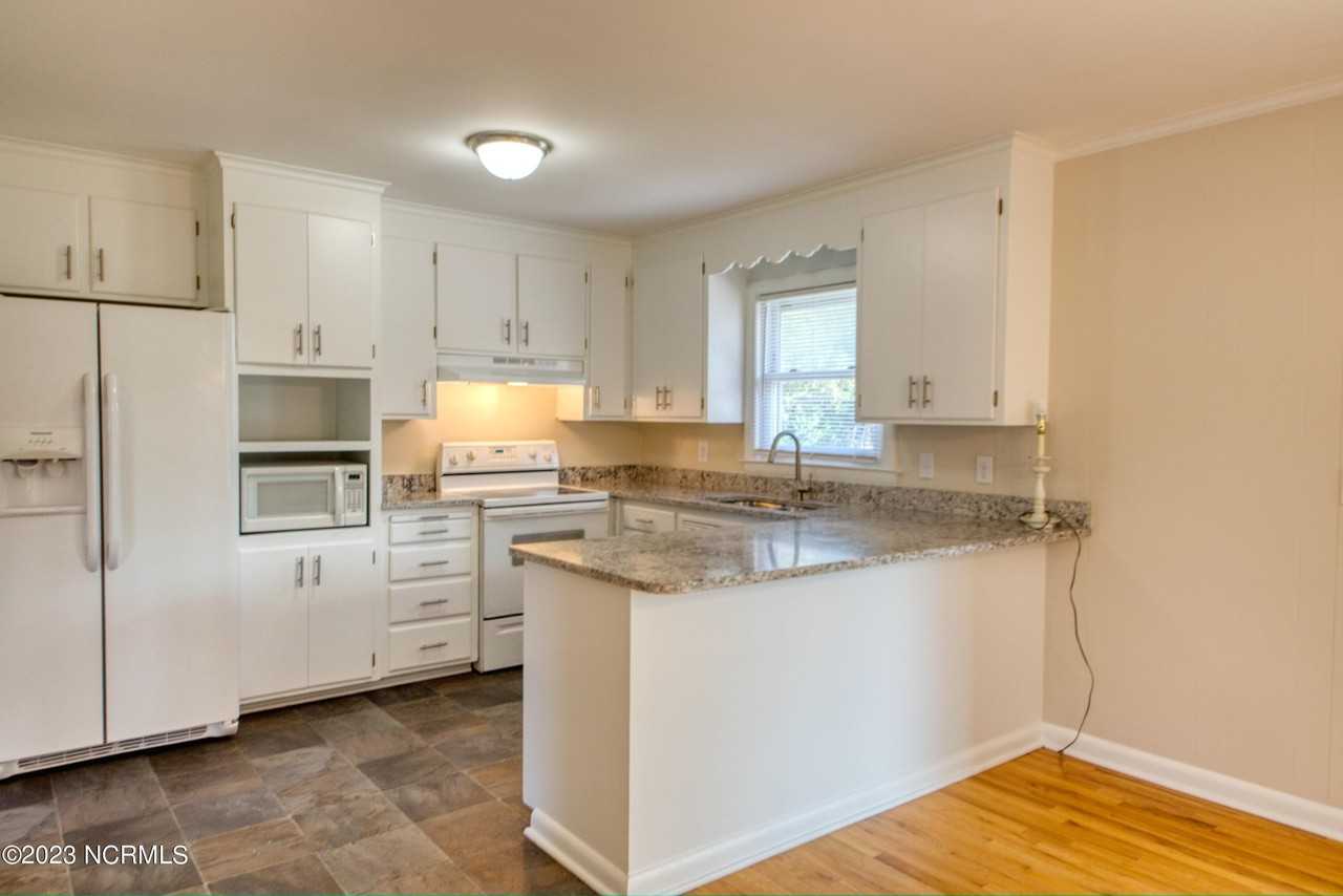106 Pinecliff Dr - Photo 7 of 26