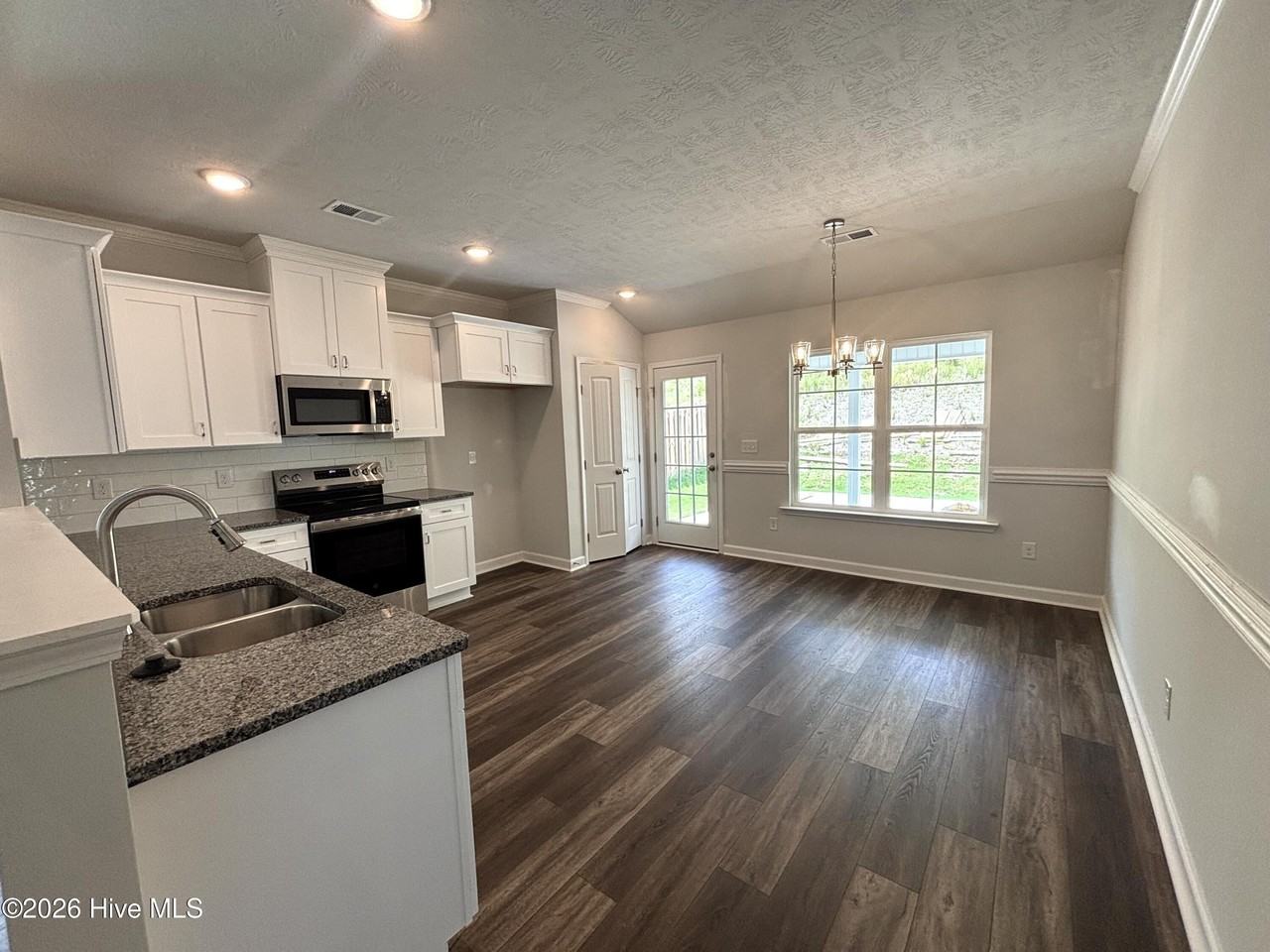 3021 Brems Dr - Photo 7 of 23