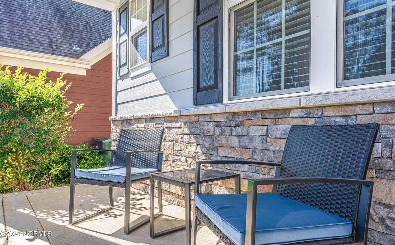 150 Michie Pl - Photo 4 of 33