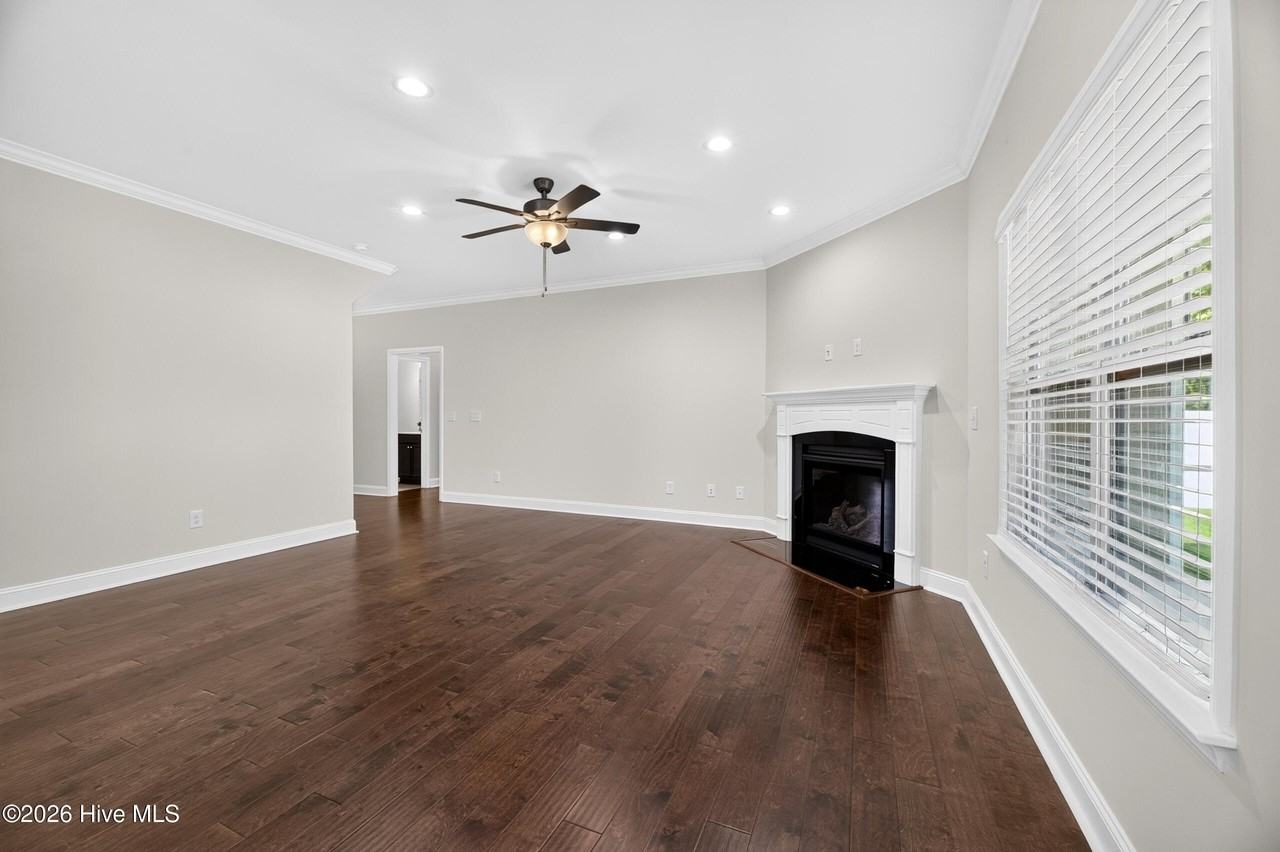 2512 Charity Ln - Photo 7 of 50