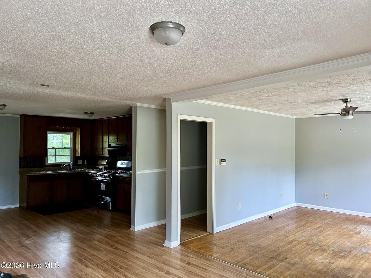 217 Loch Haven Rd - Photo 5 of 13