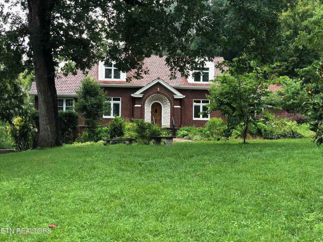 204 S Chilhowee Dr - Photo 3 of 35