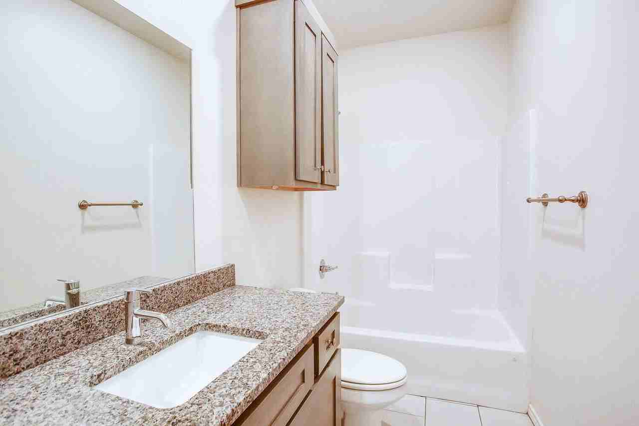 1718 Corpus Ave - Photo 7 of 26