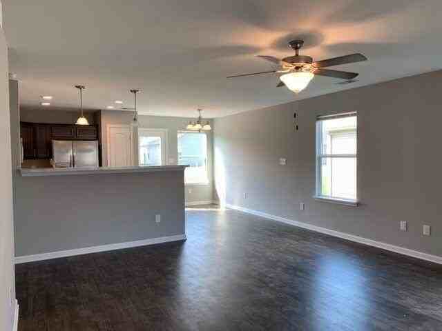 8020 Driftwood Loop - Photo 7 of 21