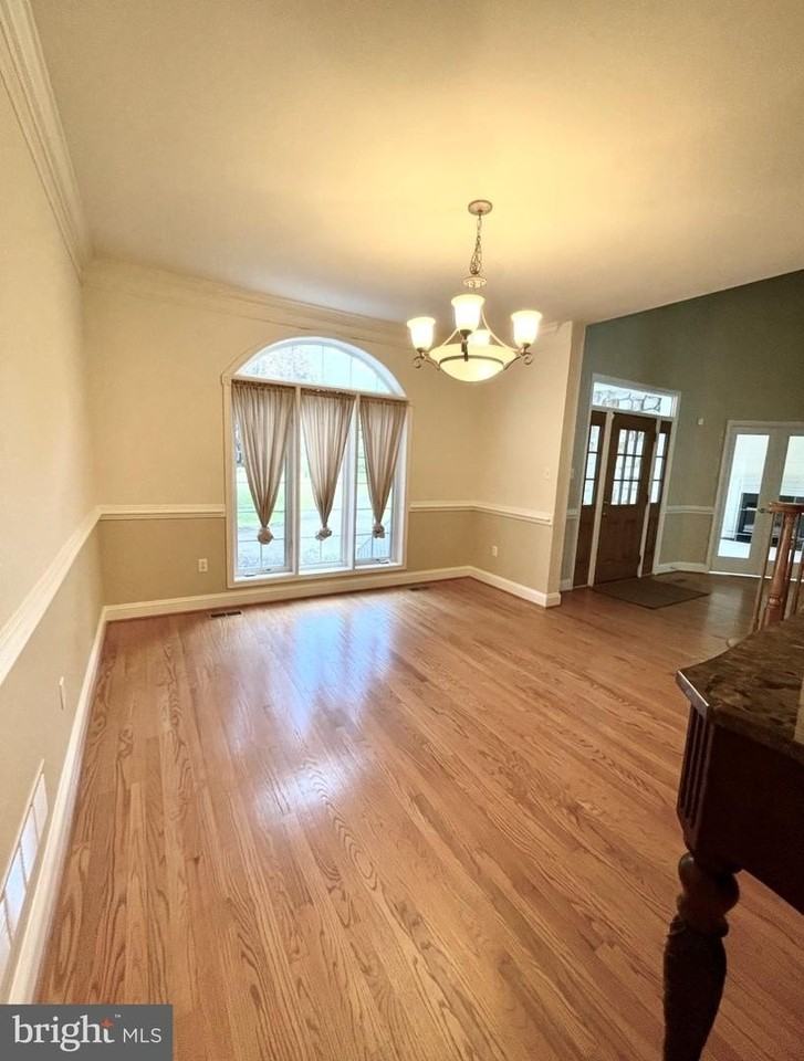 13385 Forsythe Rd - Photo 6 of 19