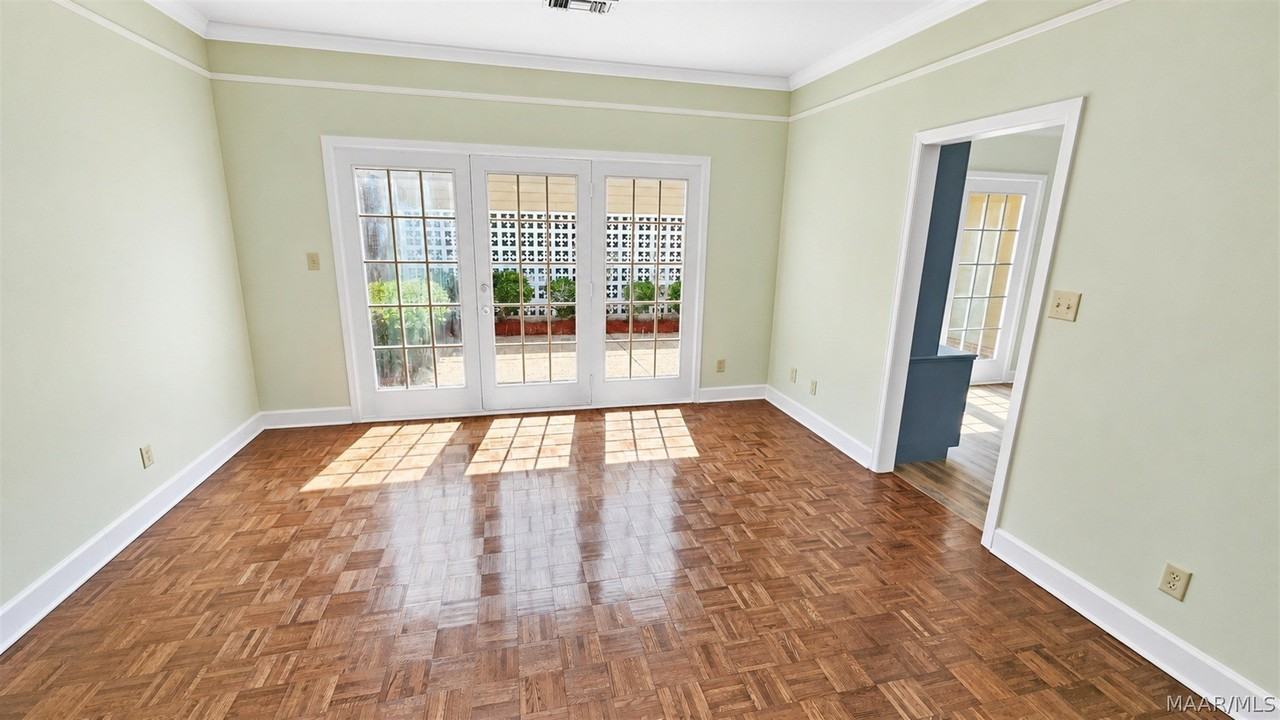 2067 Hazel Hedge Ln - Photo 2 of 19