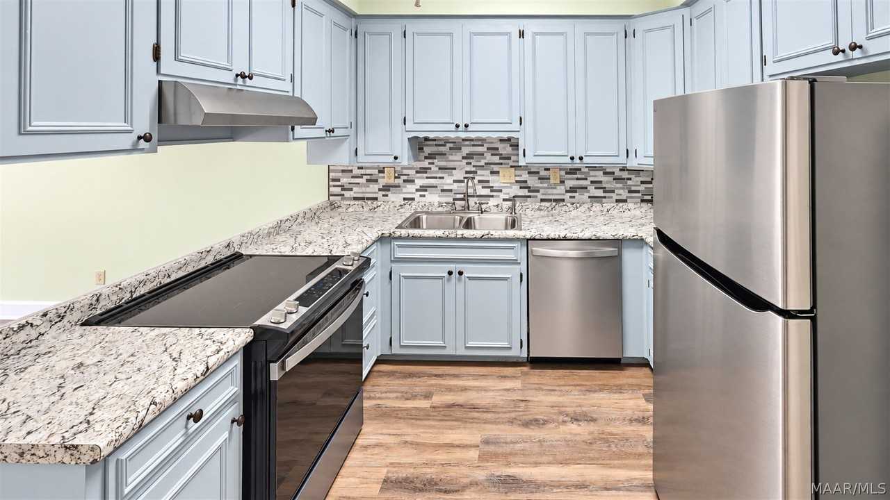 2067 Hazel Hedge Ln - Photo 4 of 19