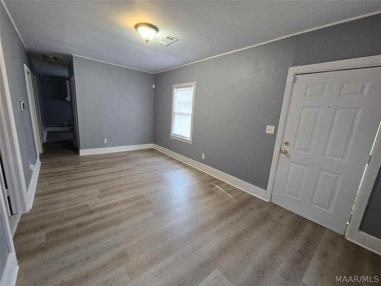 121 Kiwanis St - Photo 3 of 10