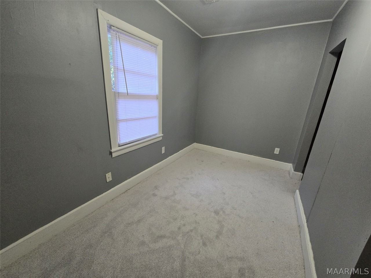 121 Kiwanis St - Photo 6 of 10