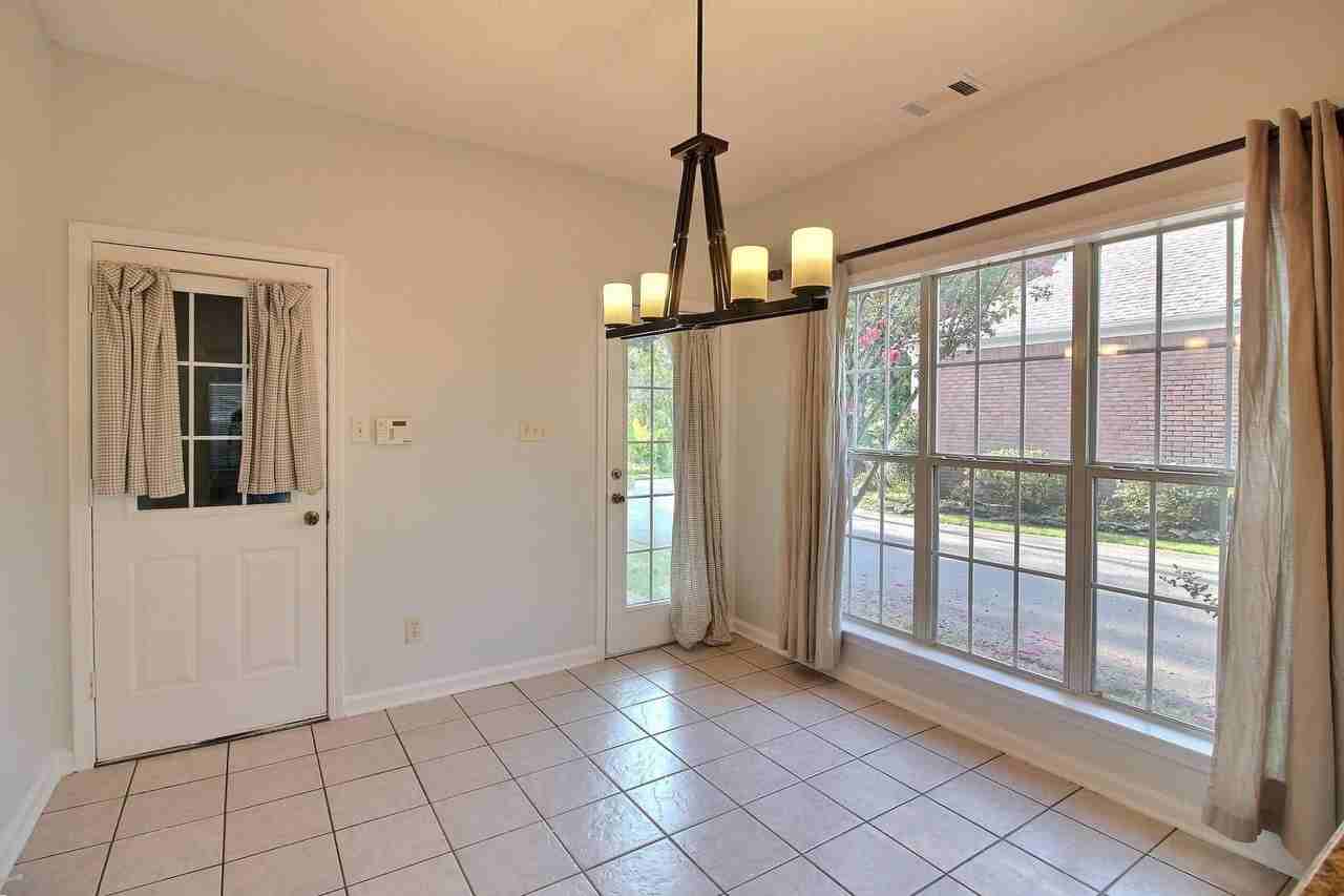 1278 Oak Creek Dr - Photo 5 of 28
