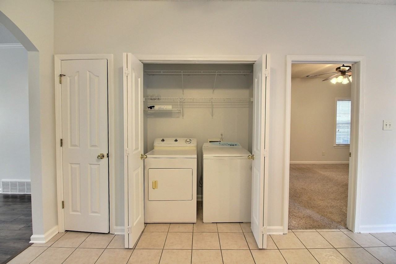 1278 Oak Creek Dr - Photo 6 of 28