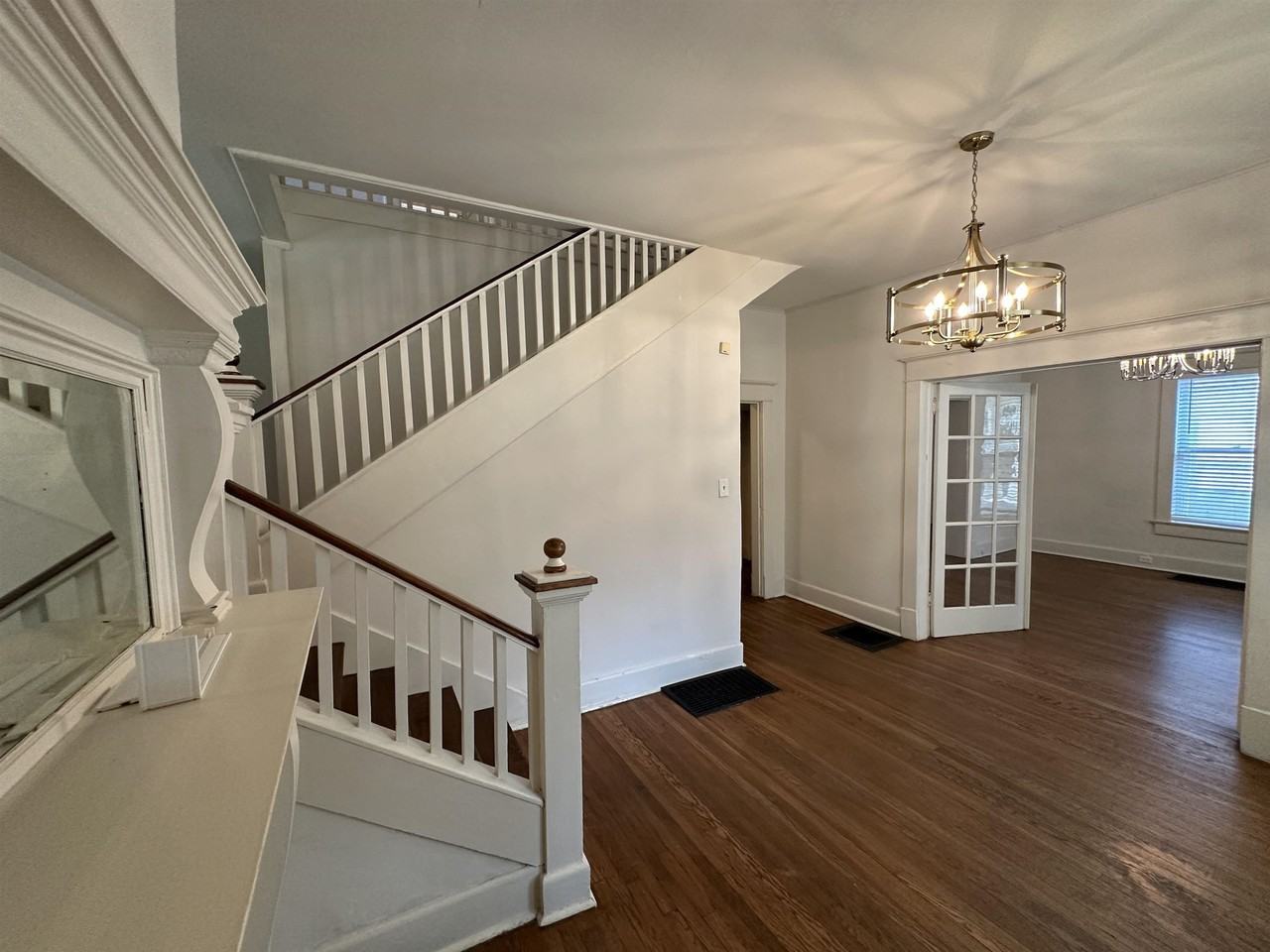 1318 Harbert Ave - Photo 4 of 34