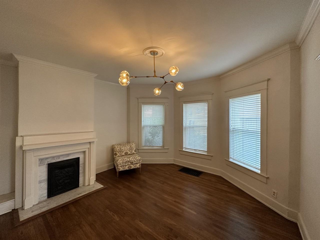 1318 Harbert Ave - Photo 5 of 34