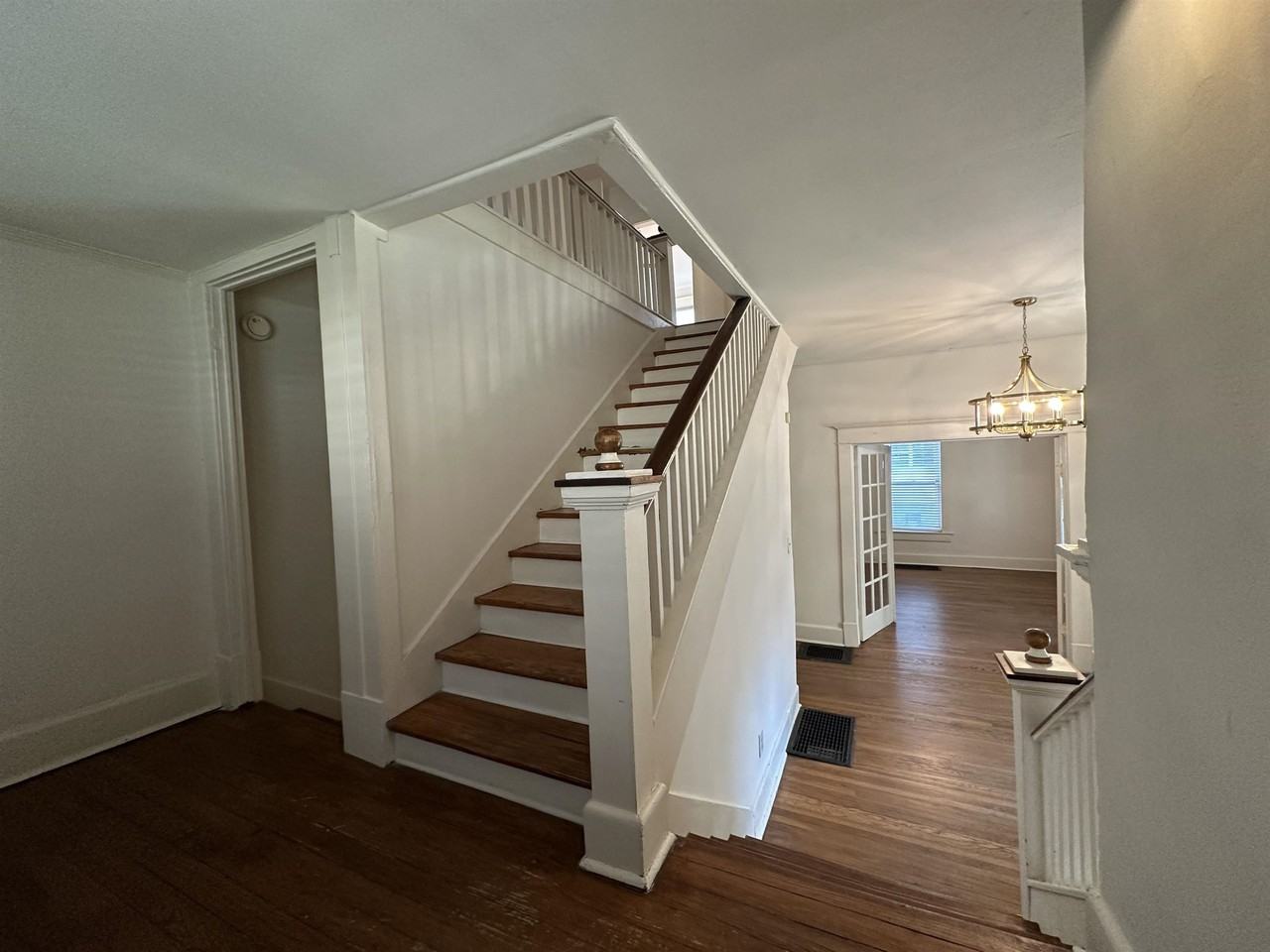 1318 Harbert Ave - Photo 7 of 34