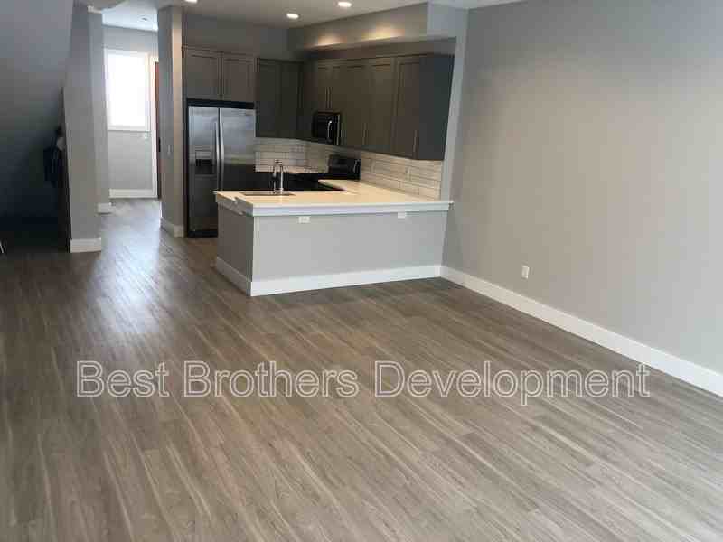 4779 S Park Ave #3 - Photo 2 of 9
