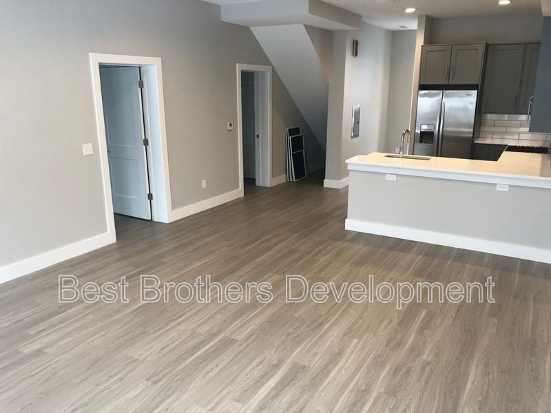 4779 S Park Ave #3 - Photo 3 of 9