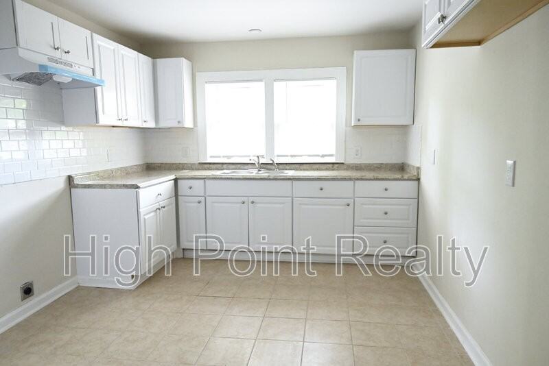 715 13th St N - Photo 6 of 23