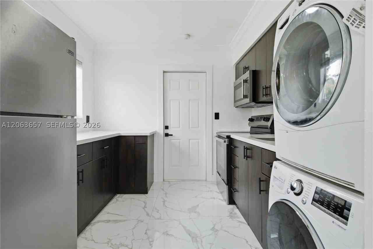 6053 Sw 63rd Ter #0 - Photo 2 of 12